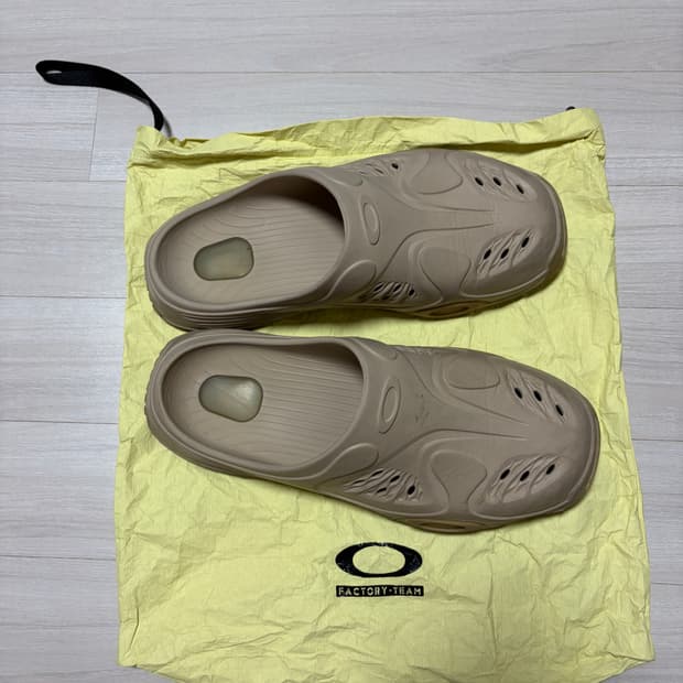 OAKLEY 팩토리팀 뮬 파구로(275mm)
