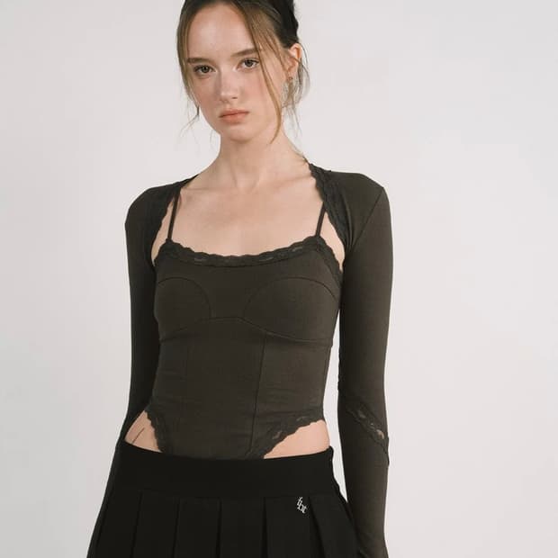 구해요)쓰리타임즈 에블린 탑 브라운