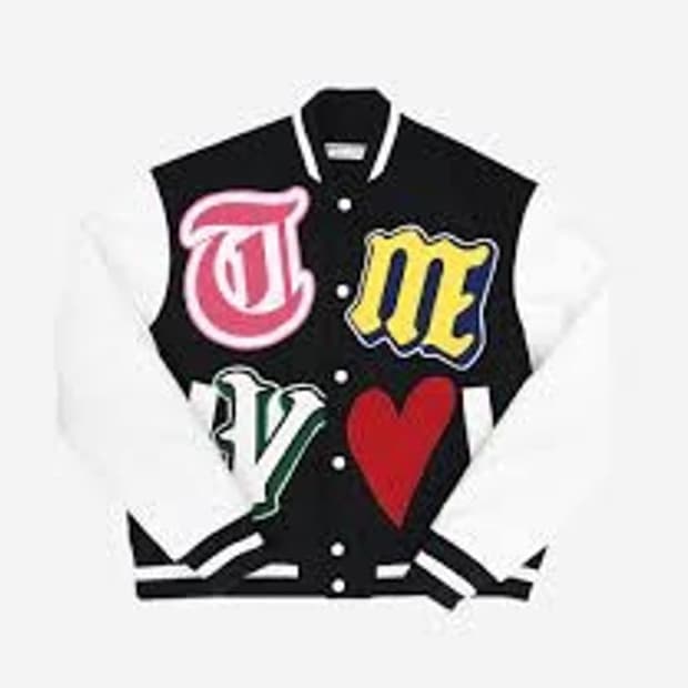 더뮤지엄비지터 바시티