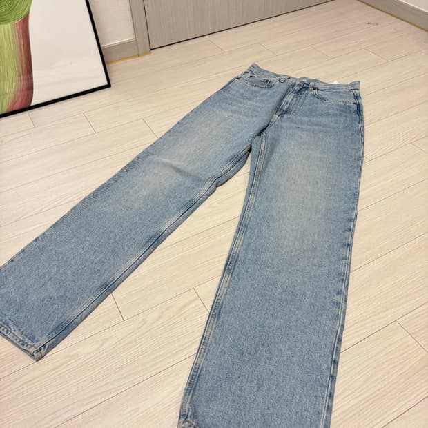 COS 코스 릴렉스드 스트레이트 데님 연청 25