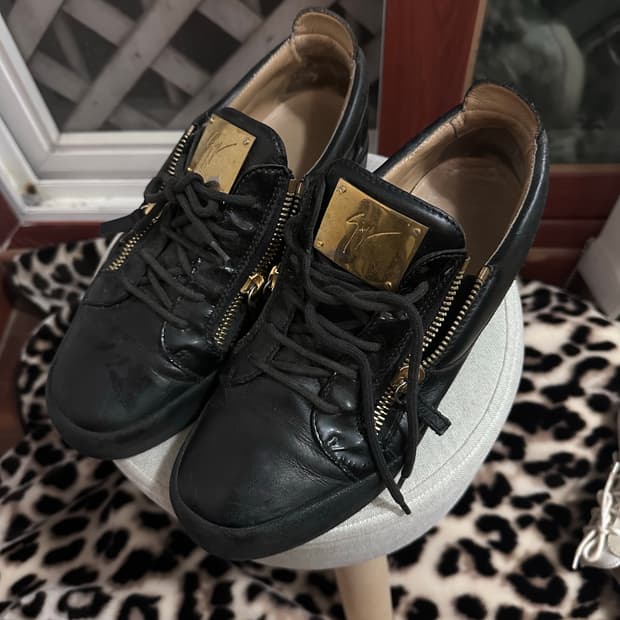 쥬세페자노티 블랙 사이즈 42