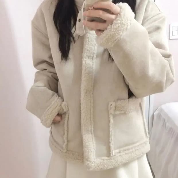 스너그 베이비랩 샵페어리 퍼 무스탕