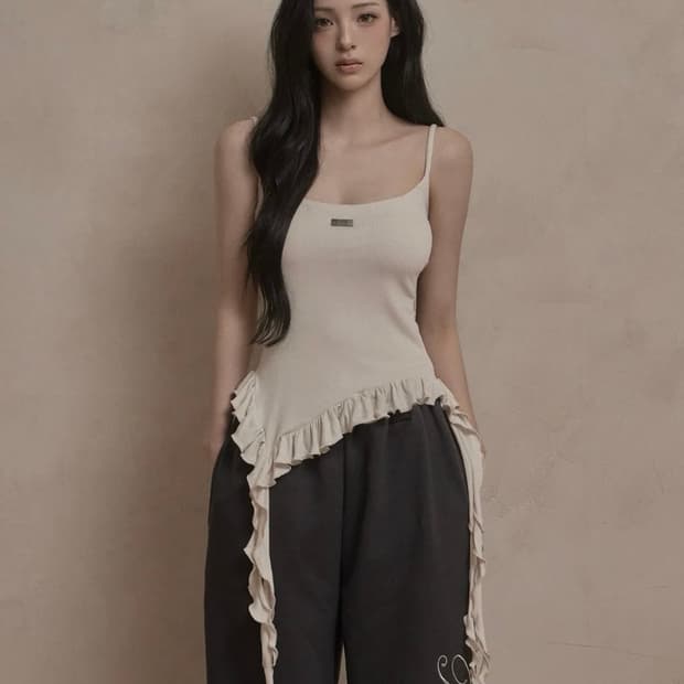 카키포인트 러플 레이어드 슬리브리스 크림