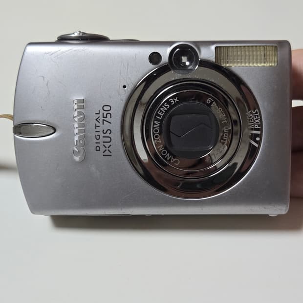 캐논 익서스 750 디지털 카메라