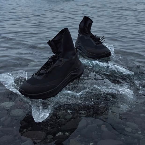 데상트 유스 시프트 트레일 블랙 판매합니다 