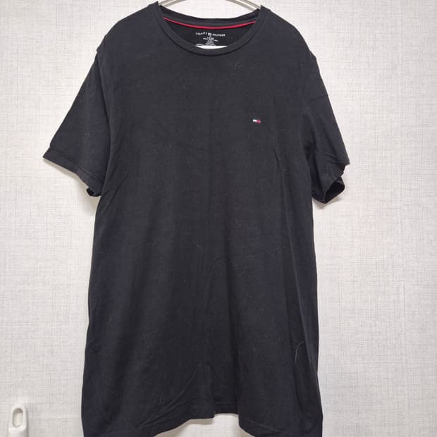 타미힐피거 블랙 반팔 티셔츠