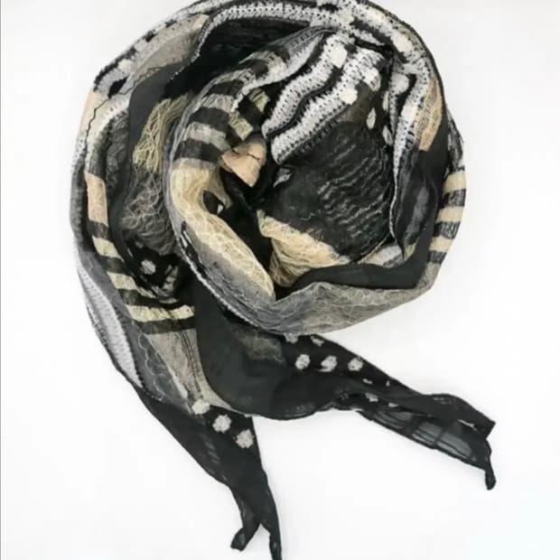 코이세이오 증정 스카프 구해요))