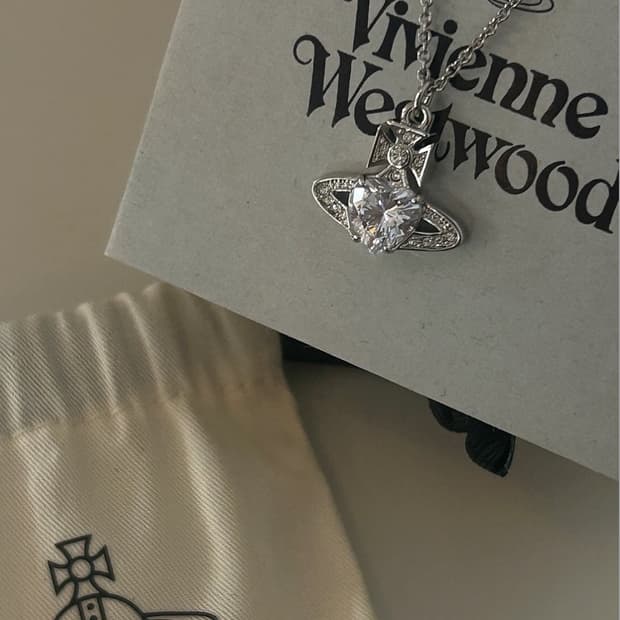 비비안 웨스트우드 아리엘라 펜던트 플레티넘