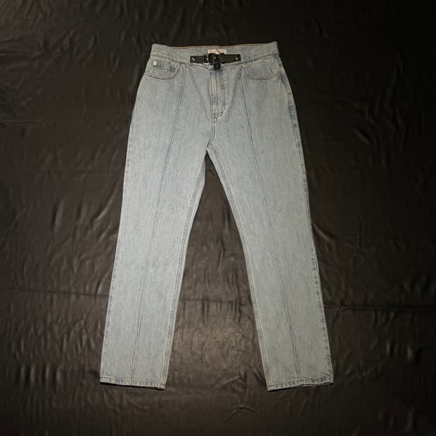 JW앤더슨 벨트 디테일 데님팬츠