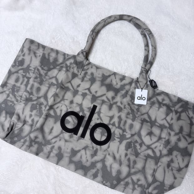 (새상품) alo yoga 알로 요가 쇼퍼백 
