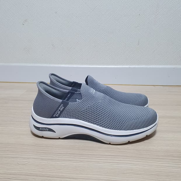 스케쳐스 아치핏 슬립온 250