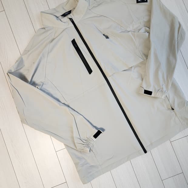 새상품급)헤지스 남성 골프 바람막이 집업 자켓 사이즈110