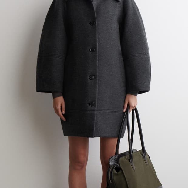 코스 COS 차콜 스컬프티드 울 하프코트 XXS 