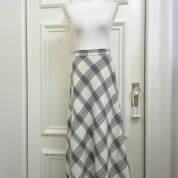 ivory black check long basic skirt