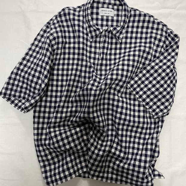 Freak's store half shirt