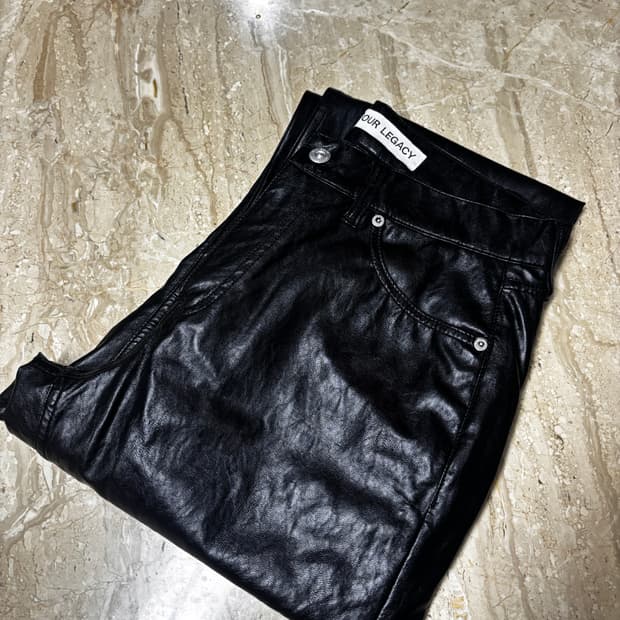사용감x) 아워레가시 포멀 모토컷 케이지안 블랙 페이크 레더 팬츠