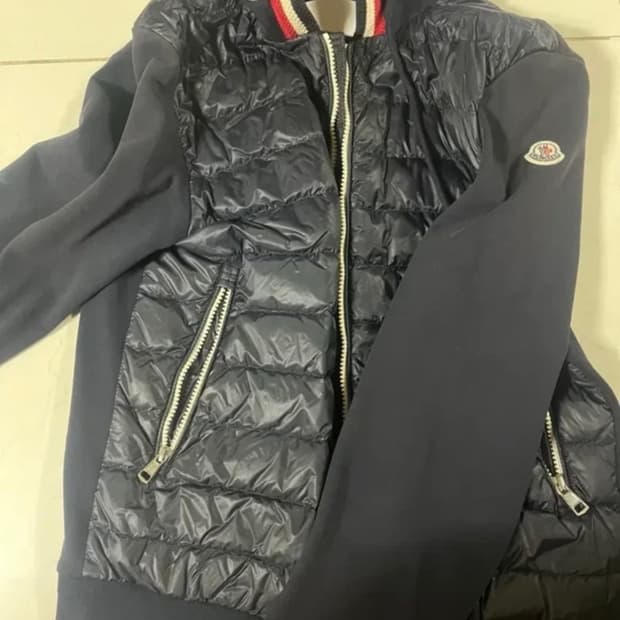 몽클레어 니트 후드집업