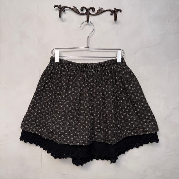 Charcoal floral lace quilting skirt