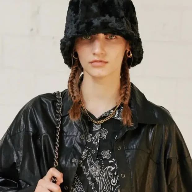 써틴먼스 퍼 버킷햇 블랙