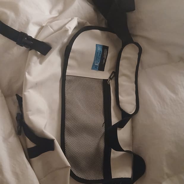 화이트 메신저백