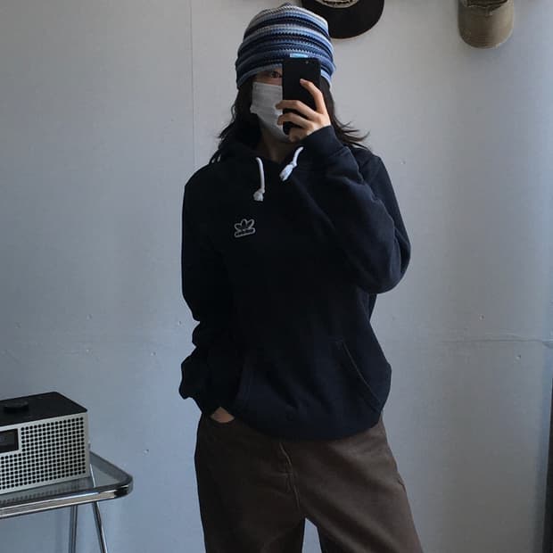 아디다스 불꽃로고 와펜 후드티