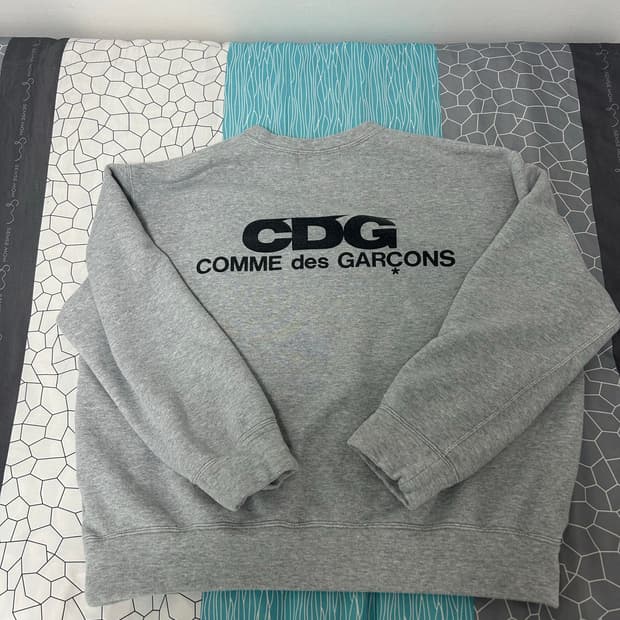 꼼데가르송 맨투맨 오버사이즈드s(실측L~xl)