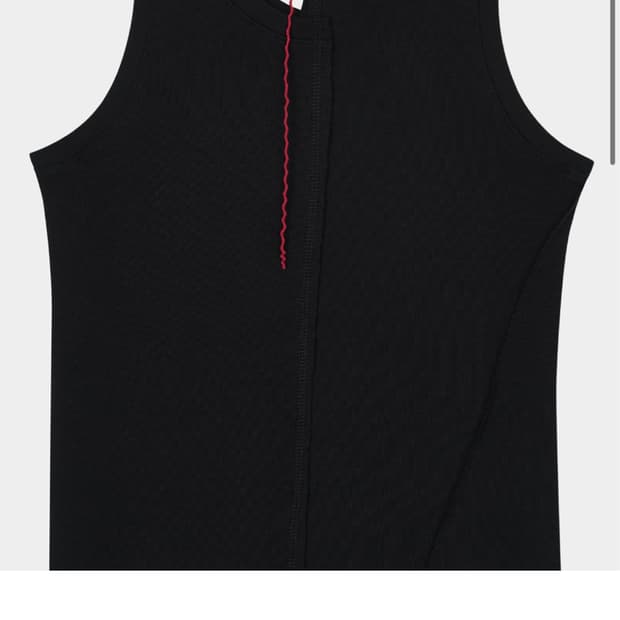 0tape ASYMMETRIC PANEL SLEEVELESS TOP