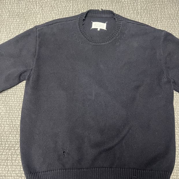 마르지엘라 19fw 디스트로이드 니트 네이비 xl