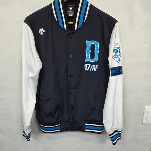 데상트 추신수 사인자수 로고 스타디움 바시티 방풍 자켓 m