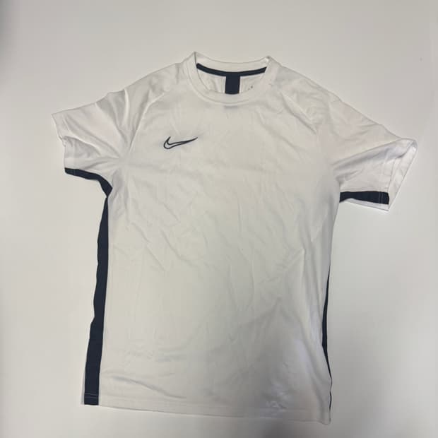 나이키 올드스쿨 드라이핏 기능성 반팔 티셔츠 M 화이트