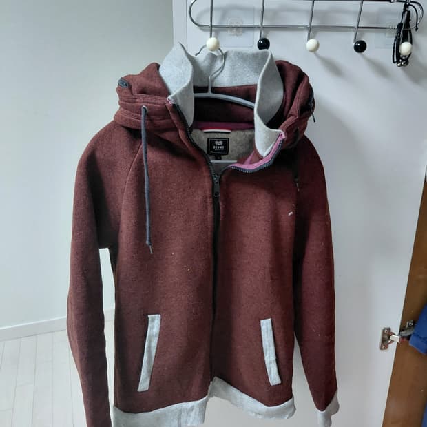 착샷있음 빔즈하트 울 니트 하이넥 라이더 후드집업 vkei 