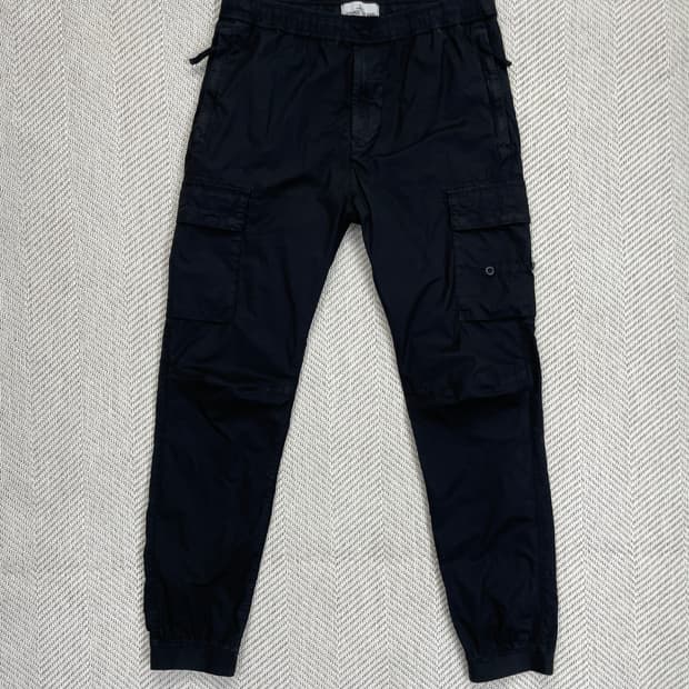 스톤아일랜드 블랙 카고 조거 팬츠 (31)