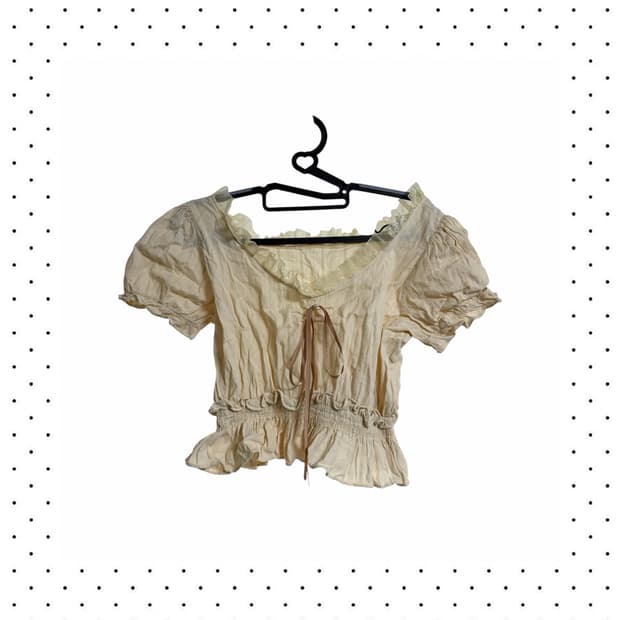 오프숄더 리본 블라우스