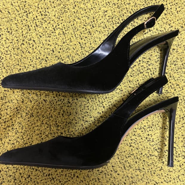 블랙 스틸레토 힐 슬링백 구두 235