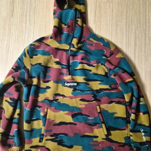 슈프림 카모 폴라텍