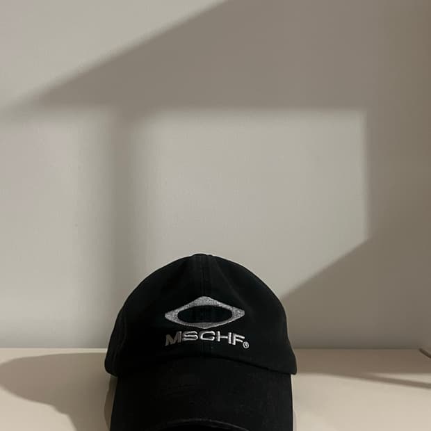 Mischief 미스치프 롬버스 볼캡 한정판 수지