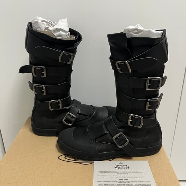 [37,38]비비안웨스트우드 26ss 파일럿 버클 부츠