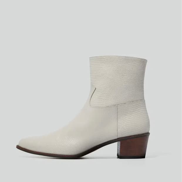 [할인] 렉토 포인티드 토 앵클 부츠 크림