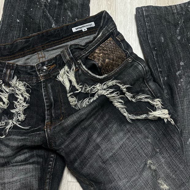 Semantic design Detail pants 