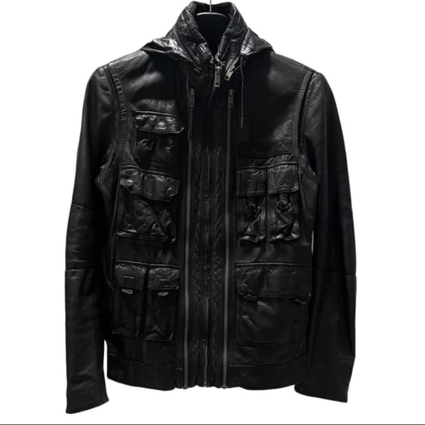 솔리드 옴므 멀티포켓 레더 블루종 엄성현