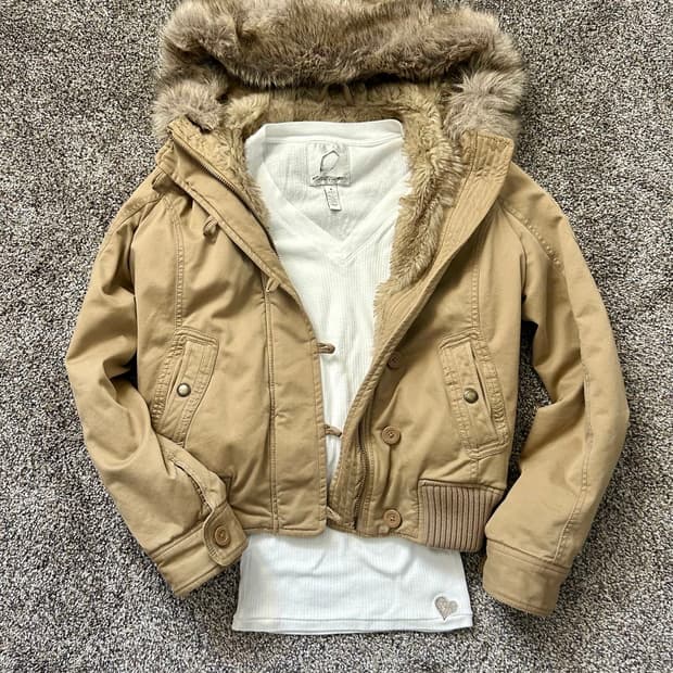 희귀매물)아베크롬비 울프죠 야상/예비단추O