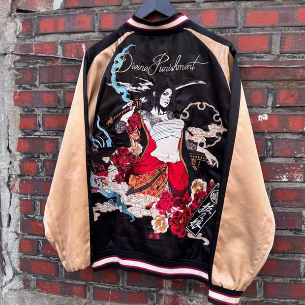 디바인 레트리뷰션 오리엔탈 게이샤 사무라이 수베니어 스카쟌