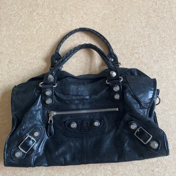 발렌시아가 모터백