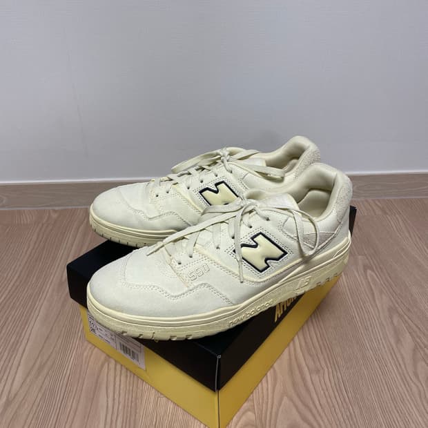뉴발란스 x 조 프레쉬굿즈 550 컨버세이션 어몽스트 어스 베이지 