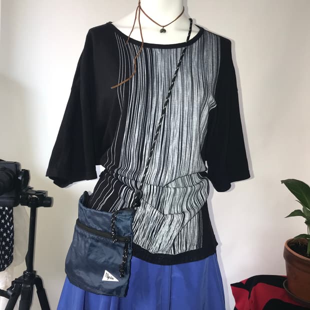 (UNISEX) DRESSEDUNDRESSED Printing T-shi