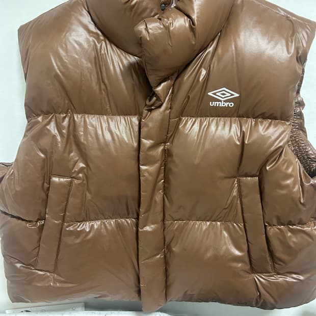 엄브로 숏 패딩 조끼 umbro 
