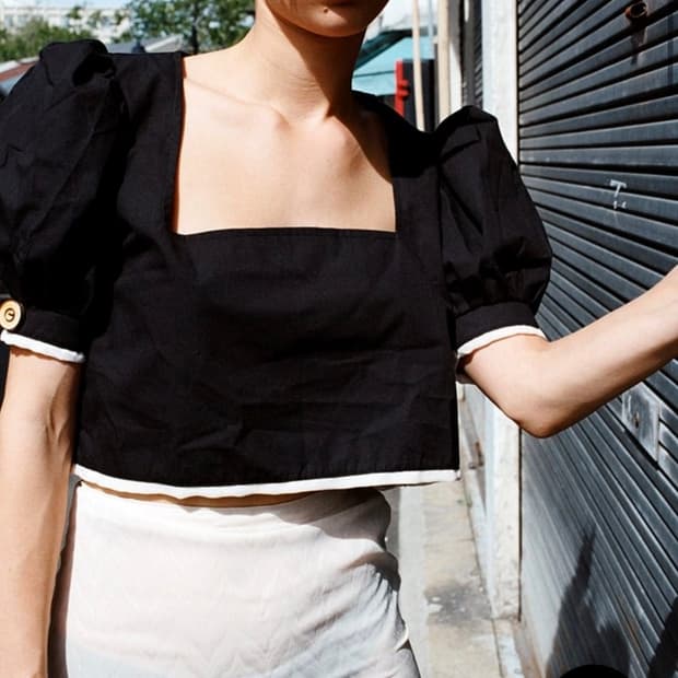 MaisonCleo 블랙 퍼프 블라우스