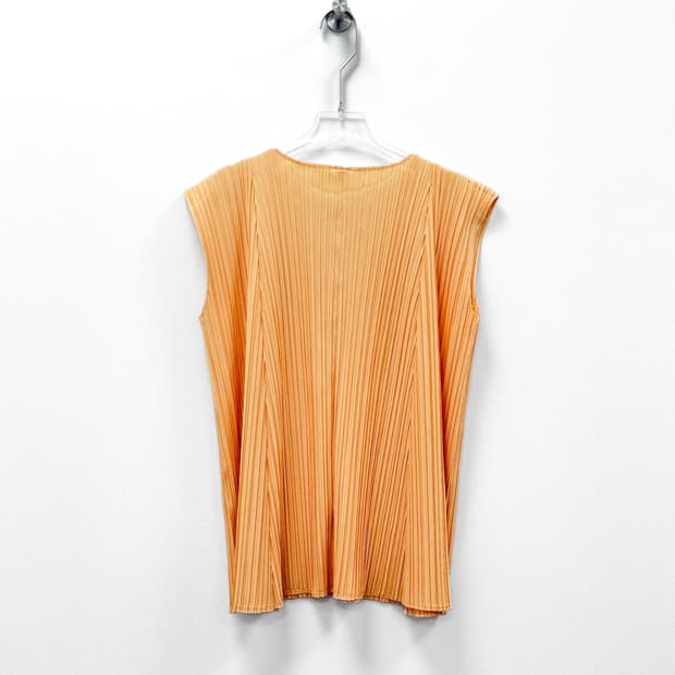 플리츠플리즈 이세이미야케 브이넥 탑