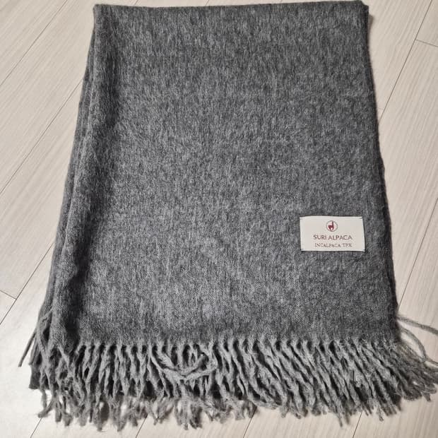 인칼파카  수리알파카(Suri Alpaca) 소재의 머플러