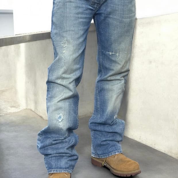 디젤 자티니 워싱 플레어 부츠컷 데님팬츠